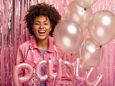 Thoughtful and Unique Birthday Gift Ideas for a 25-Year-Old Woman