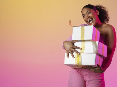 The $10 Wonder: Unleashing Thoughtful & Fantastic Gift Magic (Without Breaking the Bank)